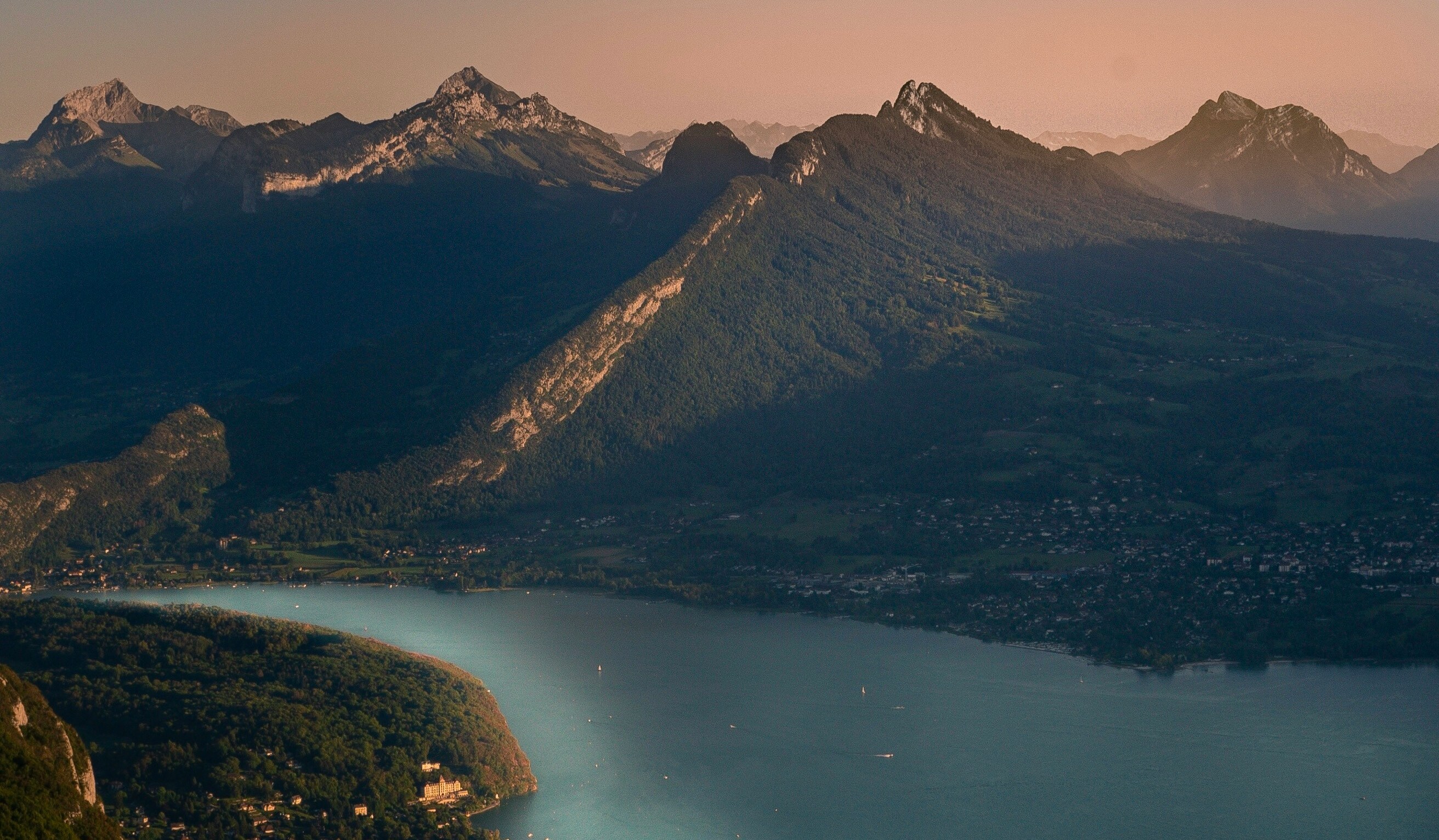 Vue d'Annecy, ville du cabinet d'avocat Vanessa Pontier